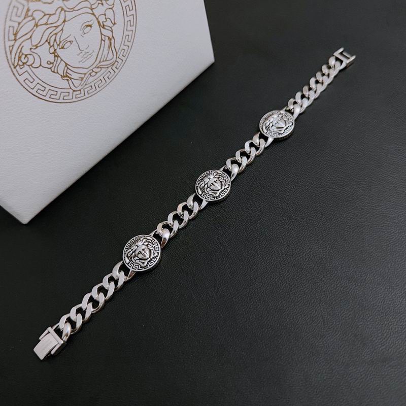 Versace bracelet lyx329