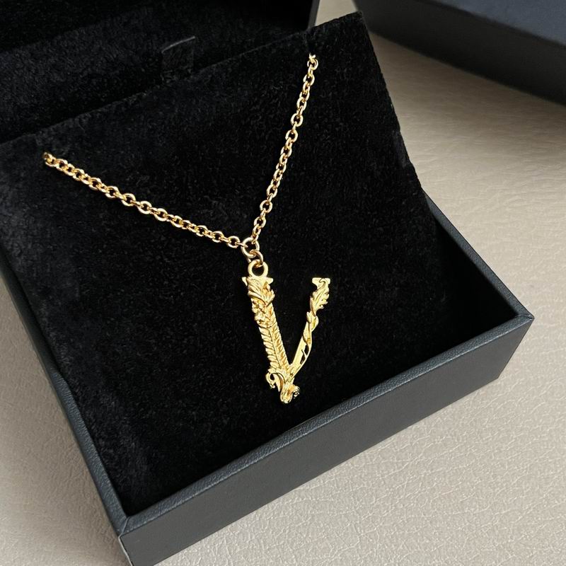 Versace necklace 03yxh179