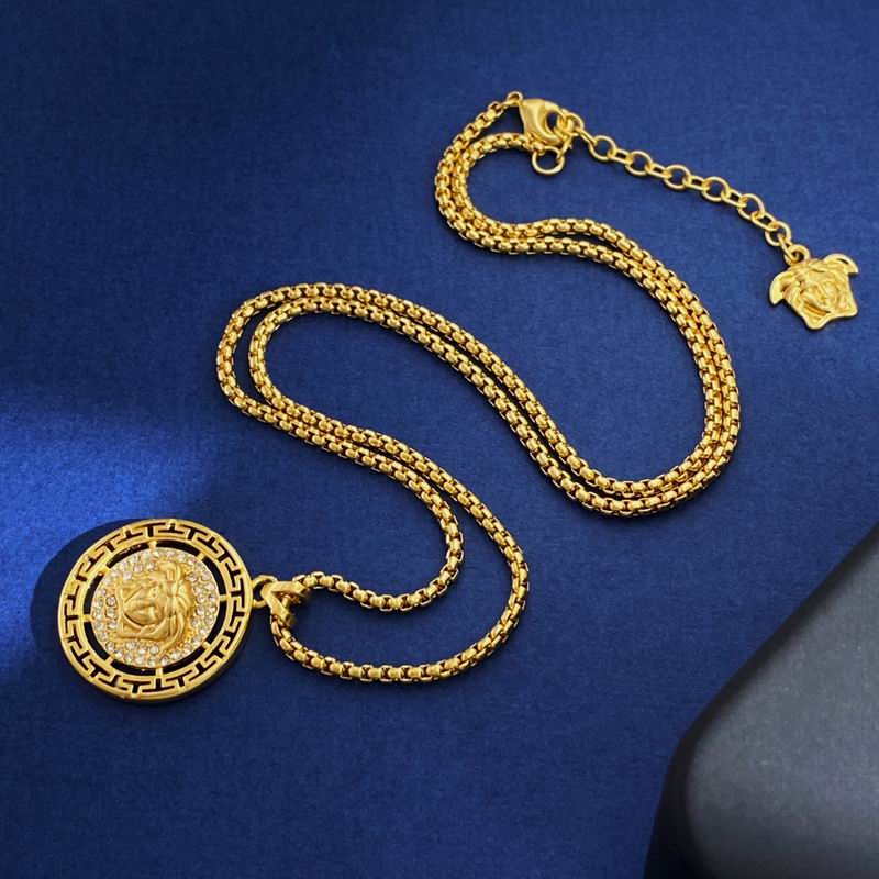 Versace necklace 04yxh01