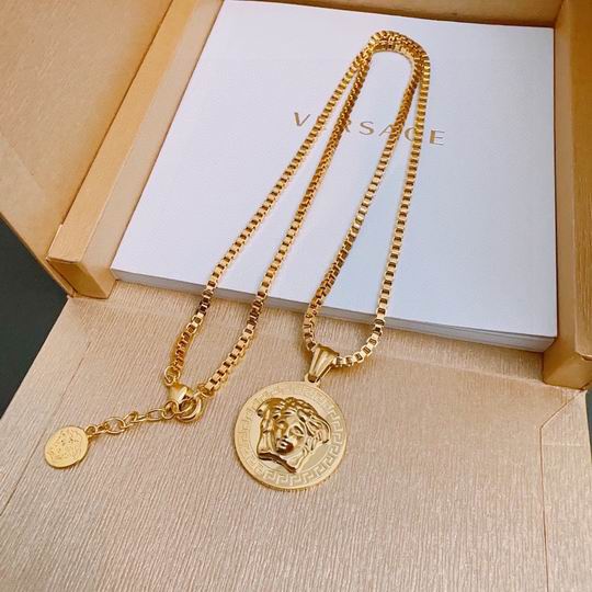 Versace necklace 11lyh50