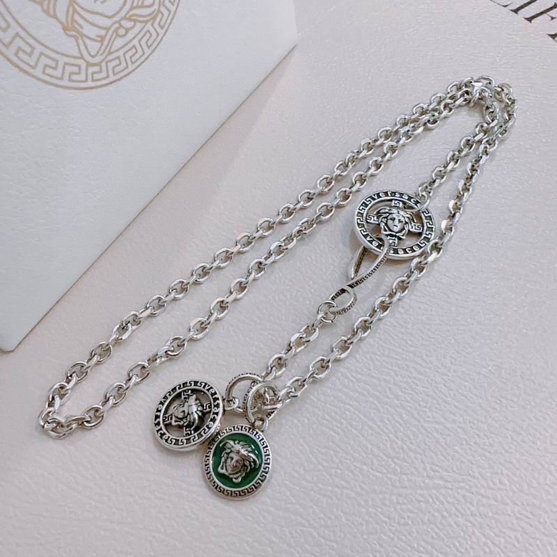 Versace necklace lyx211