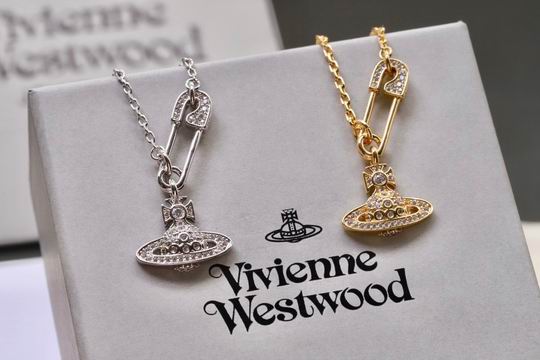 Vivienne Westwood necklace 11lyh12