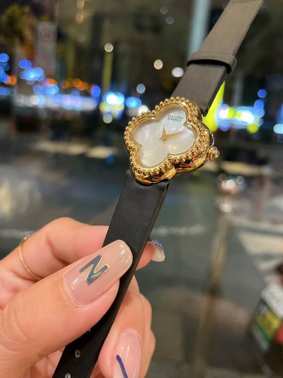 Van Cleef & Arpels watch (10)