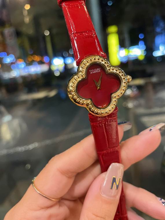 Van Cleef & Arpels watch (12)
