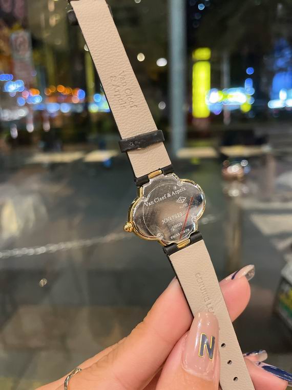 Van Cleef & Arpels watch (13)