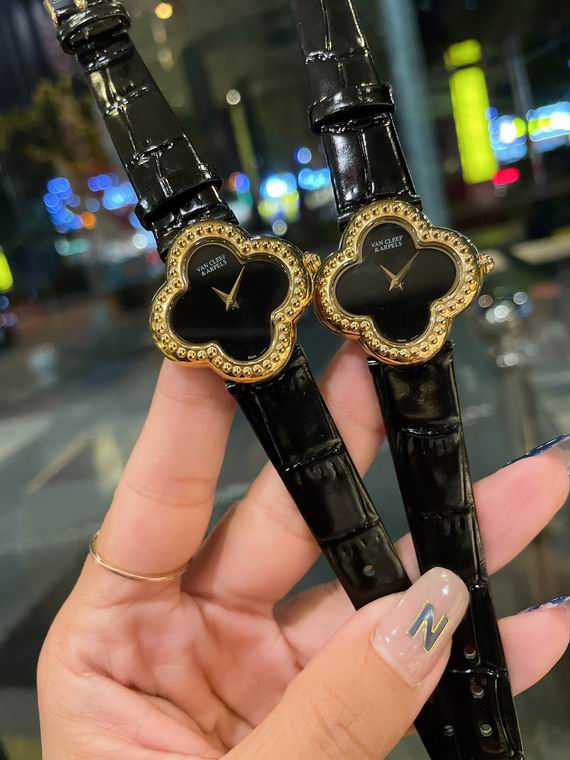 Van Cleef & Arpels watch (16)
