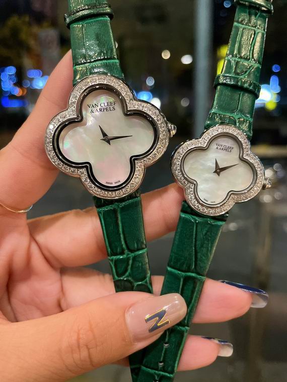 Van Cleef & Arpels watch (18)