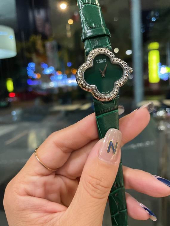 Van Cleef & Arpels watch (2)