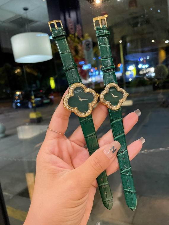 Van Cleef & Arpels watch (27)