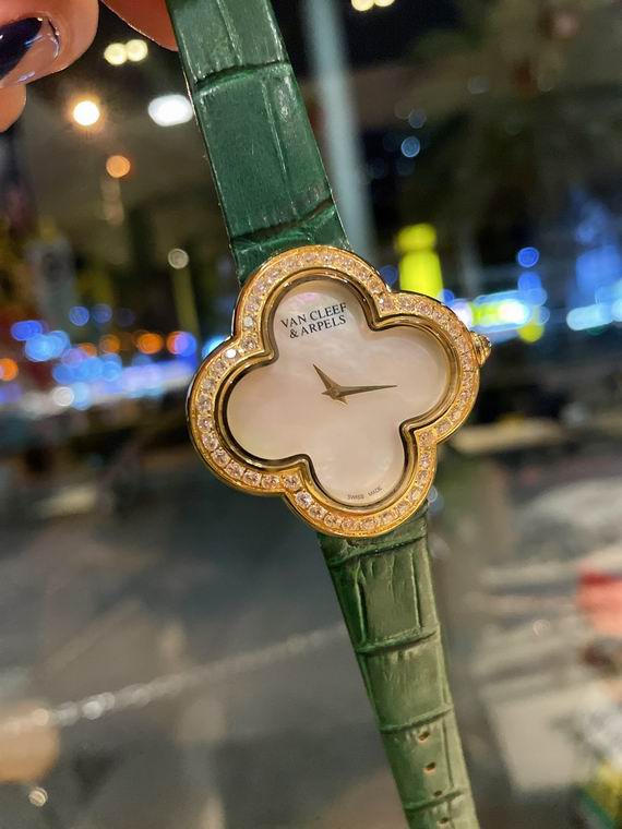 Van Cleef & Arpels watch (28)