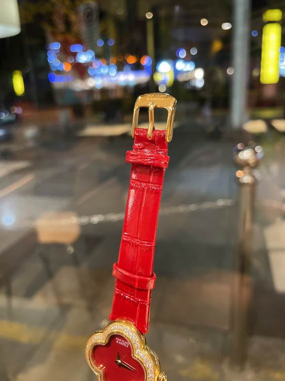 Van Cleef & Arpels watch (29)