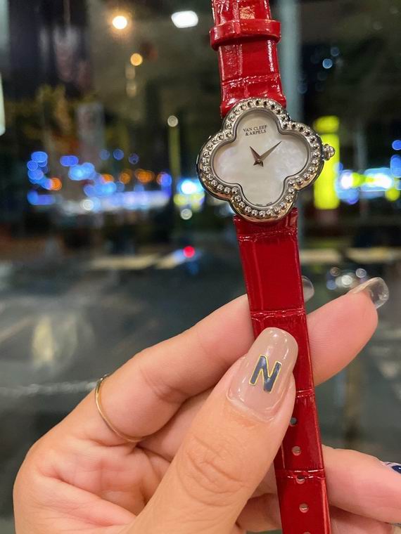 Van Cleef & Arpels watch (3)