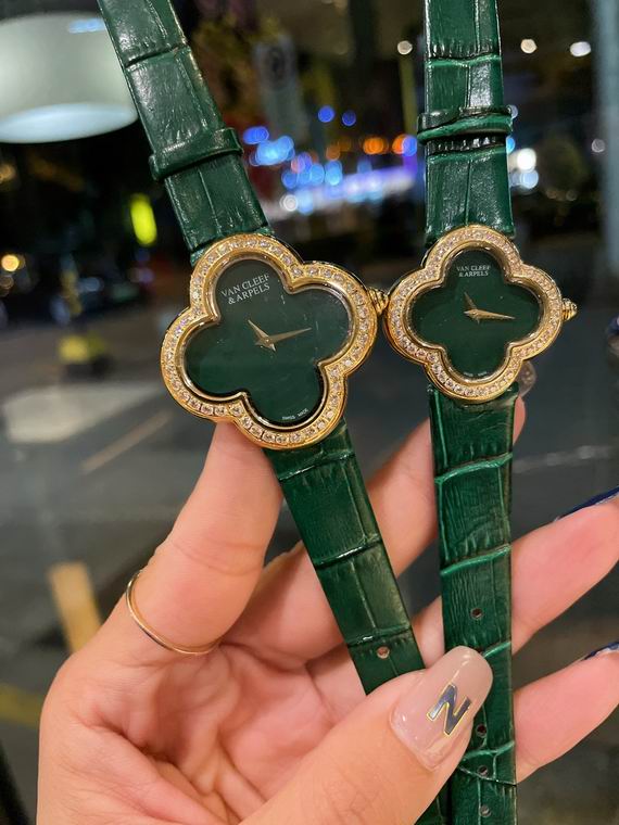 Van Cleef & Arpels watch (30)