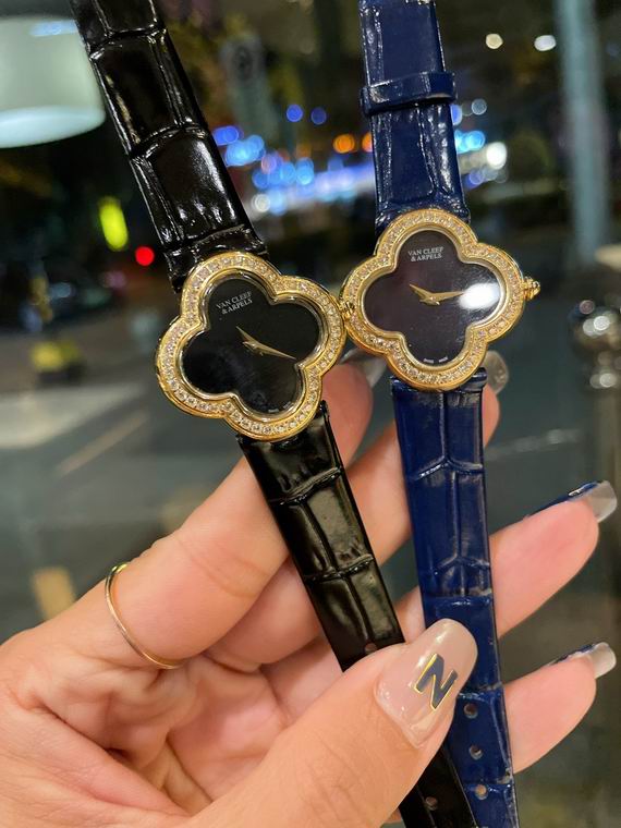 Van Cleef & Arpels watch (32)