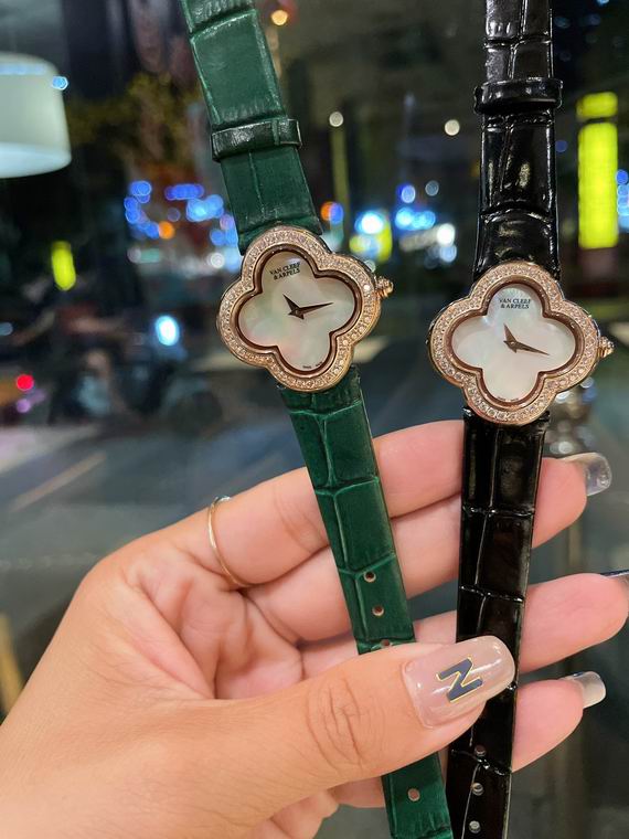 Van Cleef & Arpels watch (36)