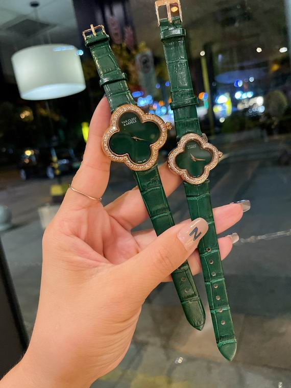 Van Cleef & Arpels watch (38)