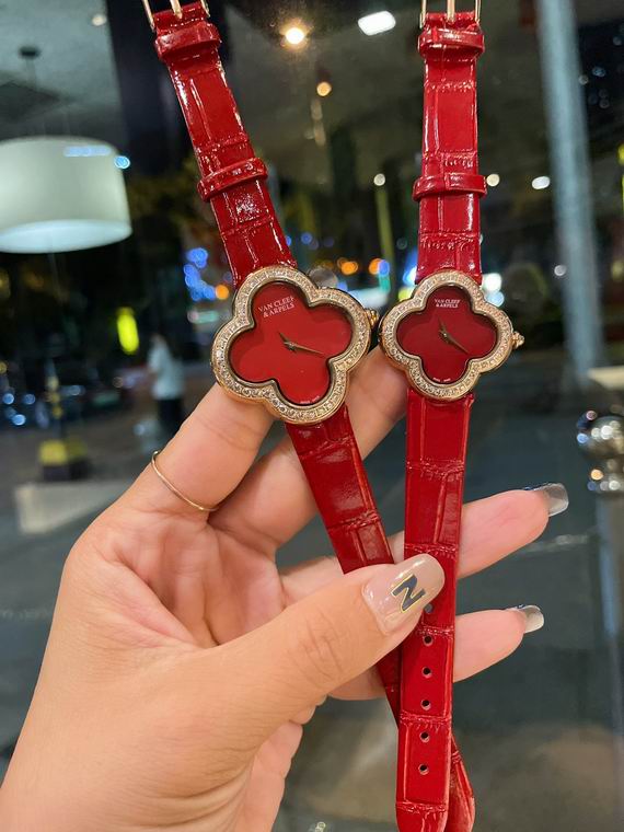 Van Cleef & Arpels watch (39)