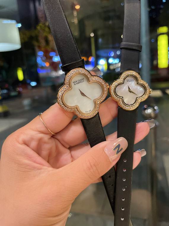 Van Cleef & Arpels watch (40)