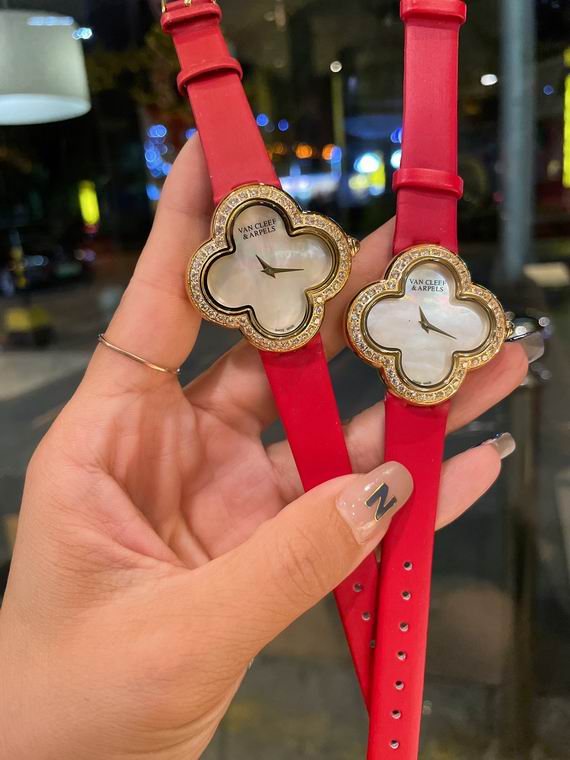 Van Cleef & Arpels watch (42)