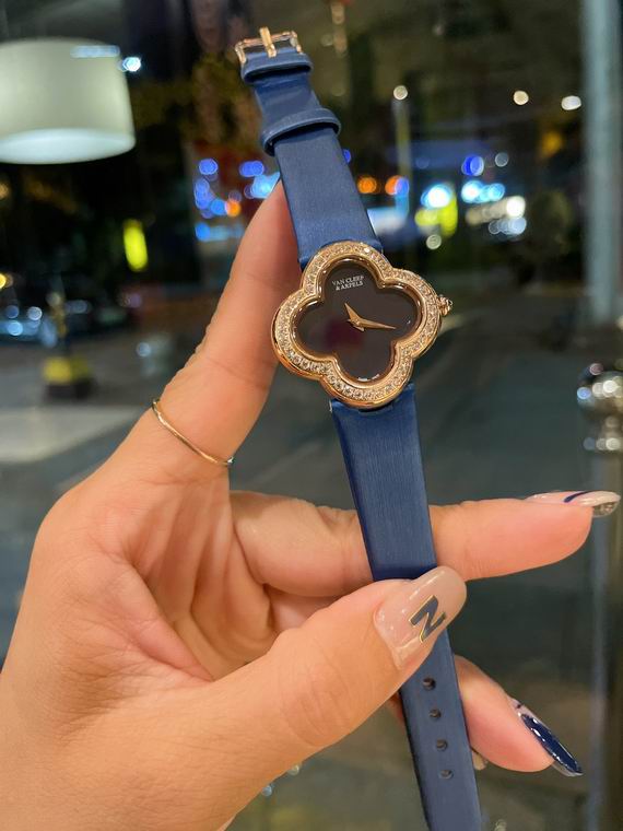 Van Cleef & Arpels watch (43)