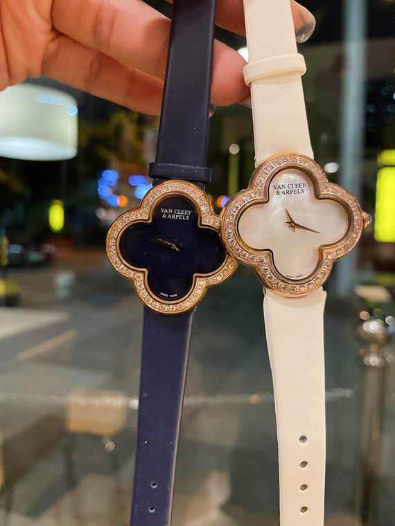 Van Cleef & Arpels watch (44)