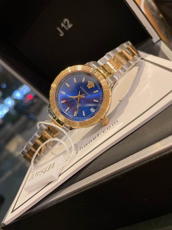 Versace women 35mm (3)