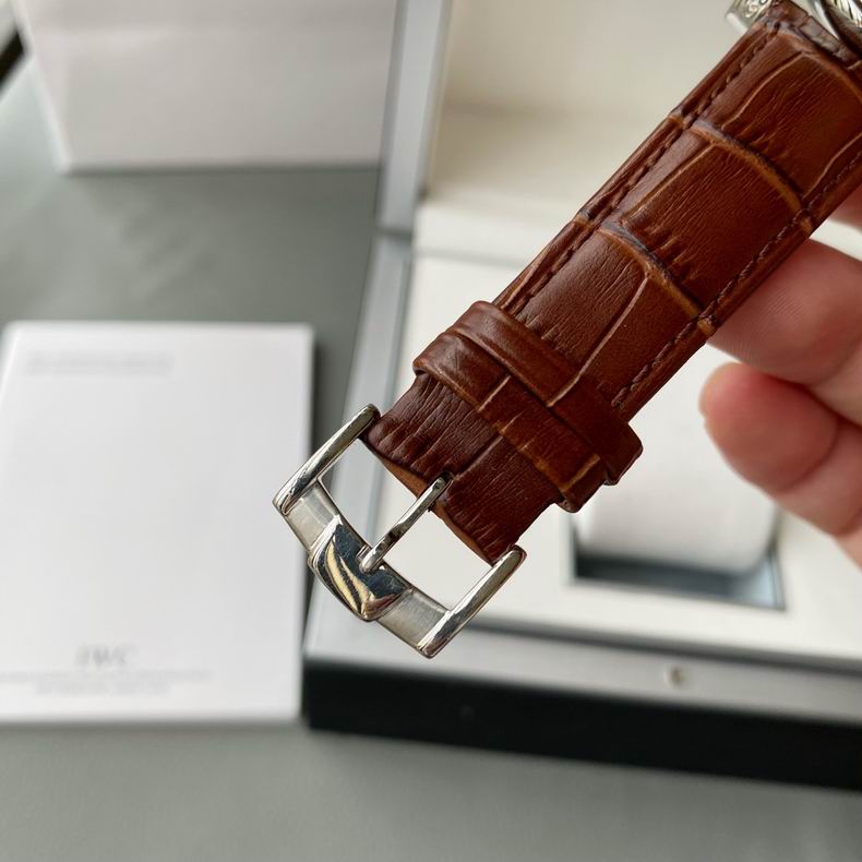 Omega men 44mm 52 (1)