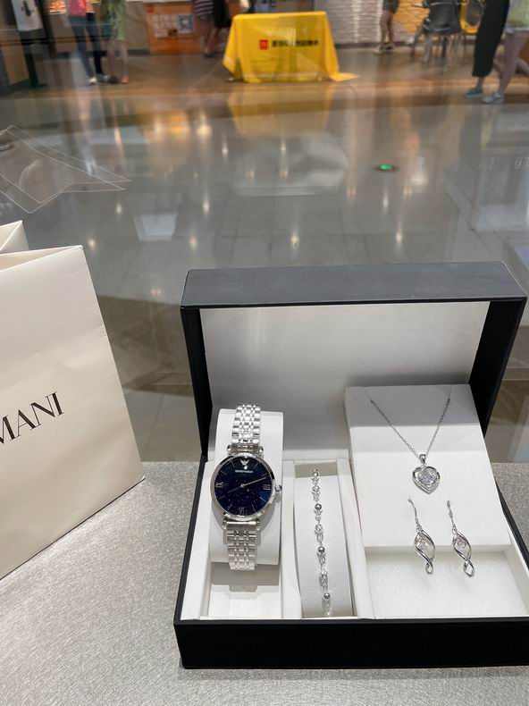 Armani women 33X9mm 072209 (7)