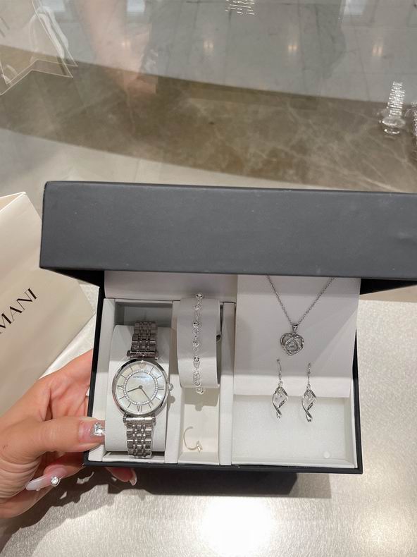 Armani women 33X9mm 072210 (1)