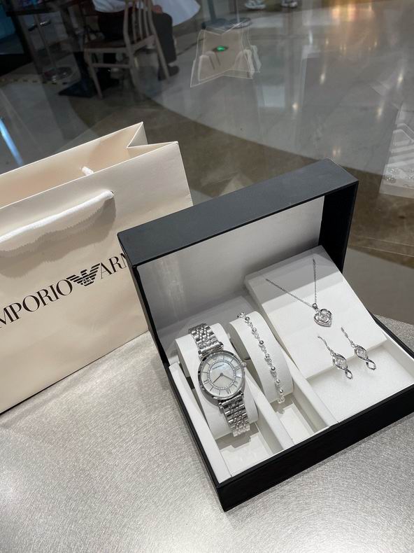 Armani women 33X9mm 072210 (2)