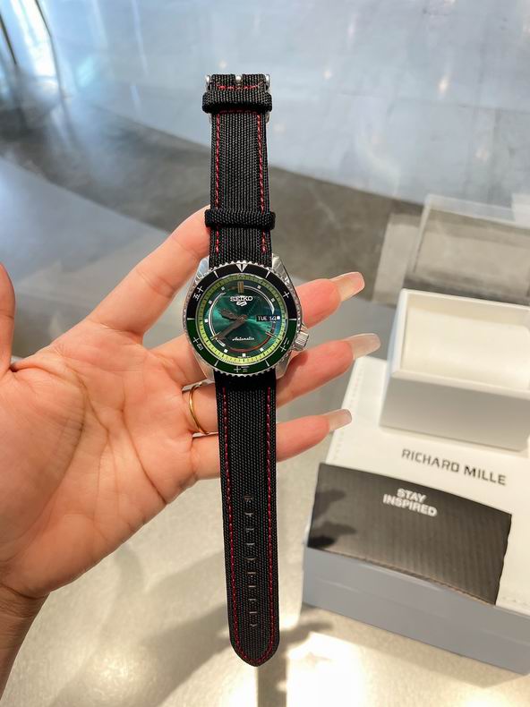 Seiko watch 42.5X13.4mm 41 (26)