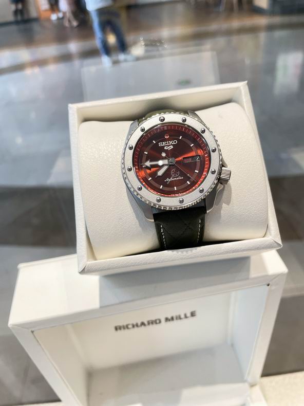 Seiko watch 42.5X13.4mm 41 (37)