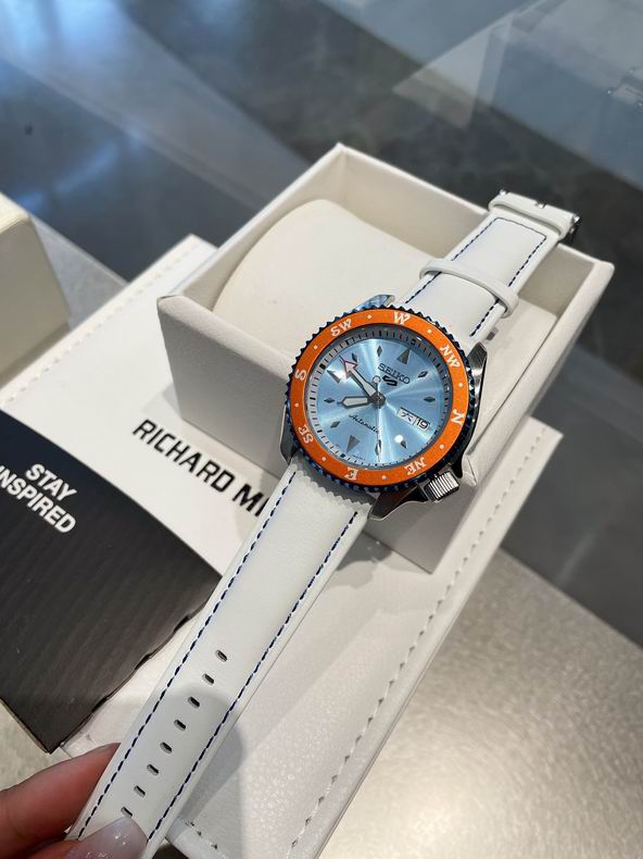 Seiko watch 42.5X13.4mm 41 (46)