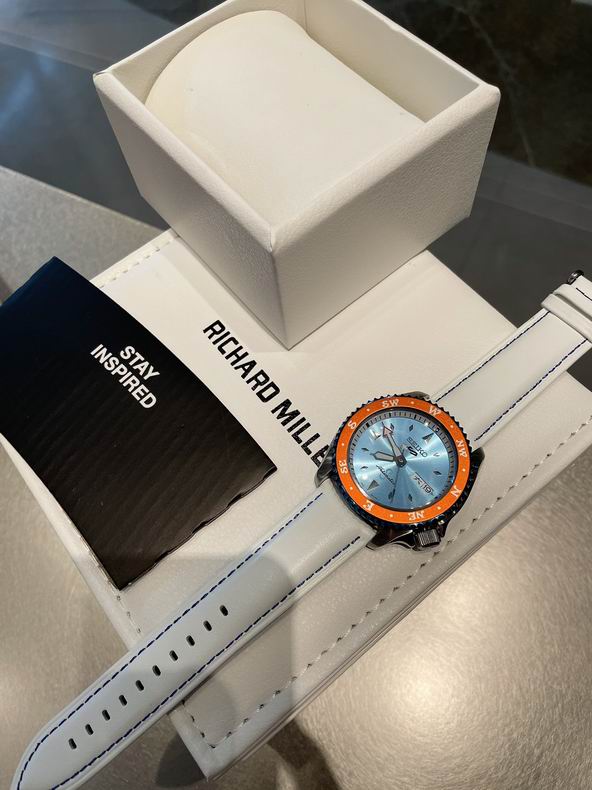 Seiko watch 42.5X13.4mm 41 (47)