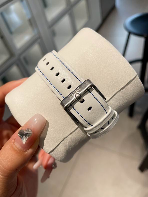 Seiko watch 42.5X13.4mm 41 (51)