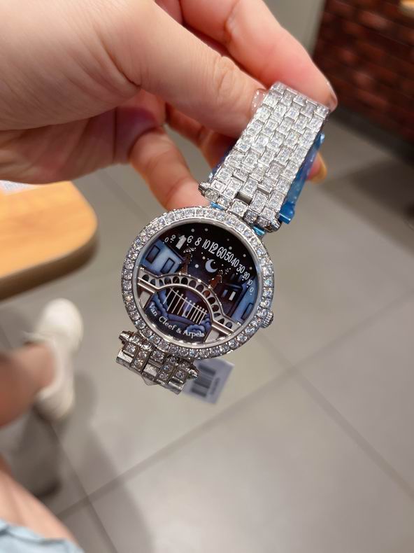 Van Cleef & Arpels women 38X8mm 072217 (1)