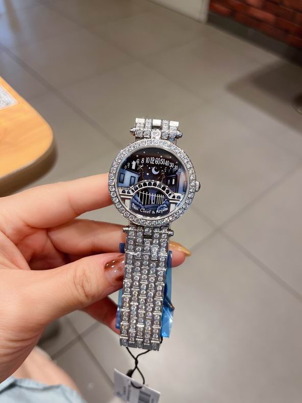 Van Cleef & Arpels women 38X8mm 072217 (3)