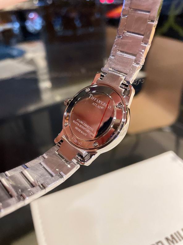 Tiffany women 28mm 080611 (1)