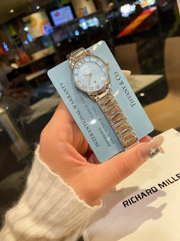 Tiffany women 28mm 080611 (9)