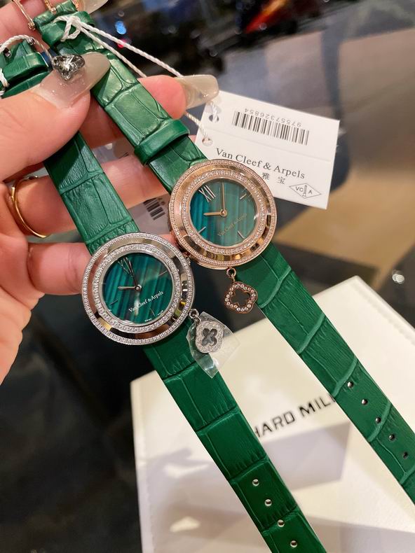 Van Cleef & Arpels women 32mm 080606 (13)