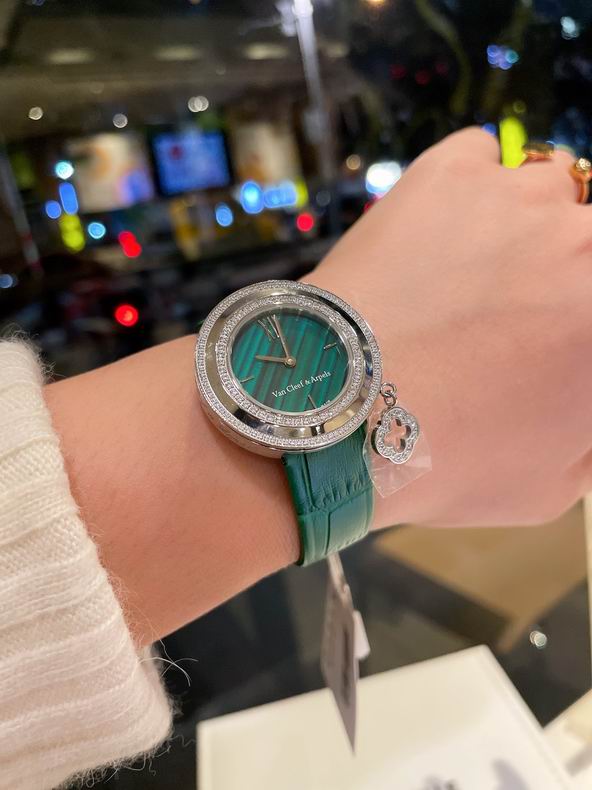 Van Cleef & Arpels women 32mm 080606 (16)