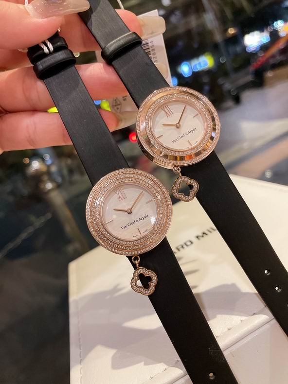 Van Cleef & Arpels women 32mm 080606 (4)