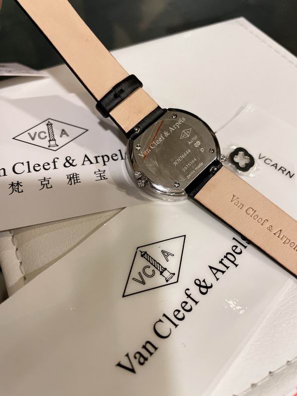 Van Cleef & Arpels women 32mm 080606 (6)