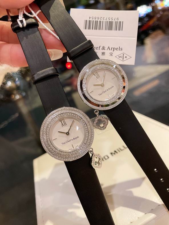 Van Cleef & Arpels women 32mm 080606 (7)