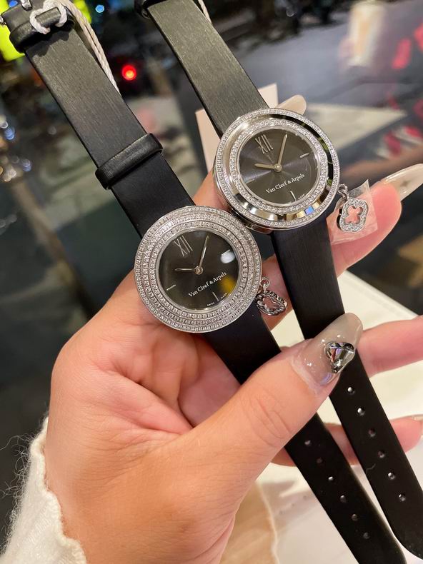 Van Cleef & Arpels women 32mm 080606 (8)