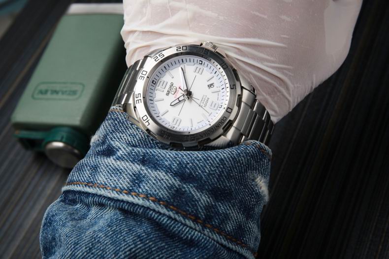 Seiko men 43.3X13mm 092105 (1)