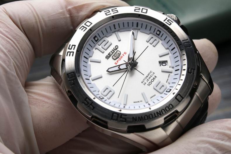 Seiko men 43.3X13mm 092105 (2)