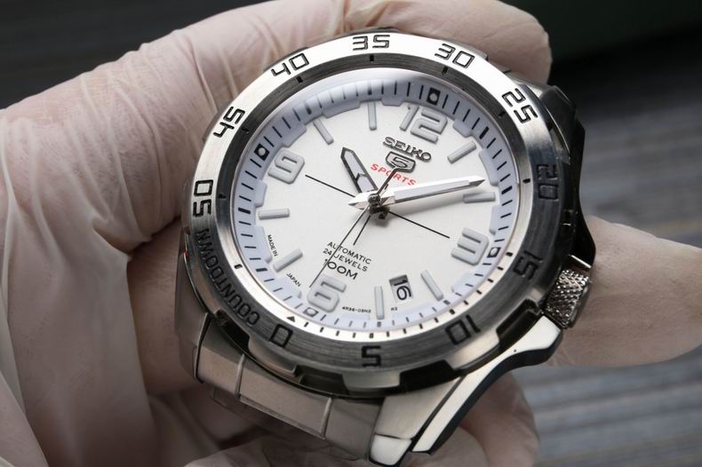 Seiko men 43.3X13mm 092105 (3)