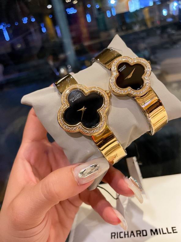 Van Cleef & Arpels watch 090931 (14)