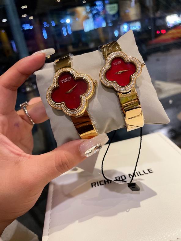 Van Cleef & Arpels watch 090931 (17)